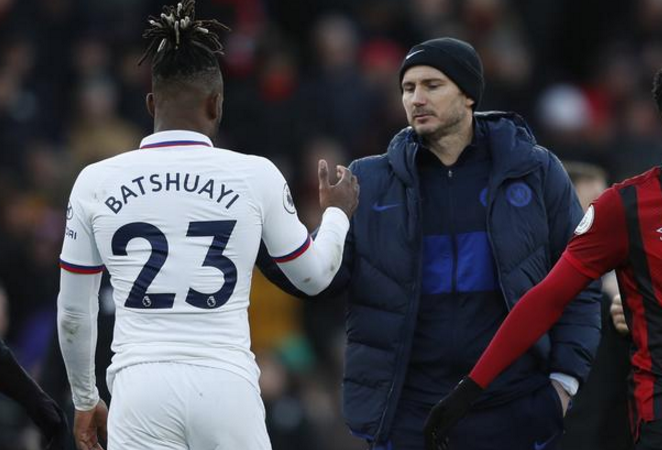  比勒菲尔德顽强逼平豪门，保级路上抢下重要一分